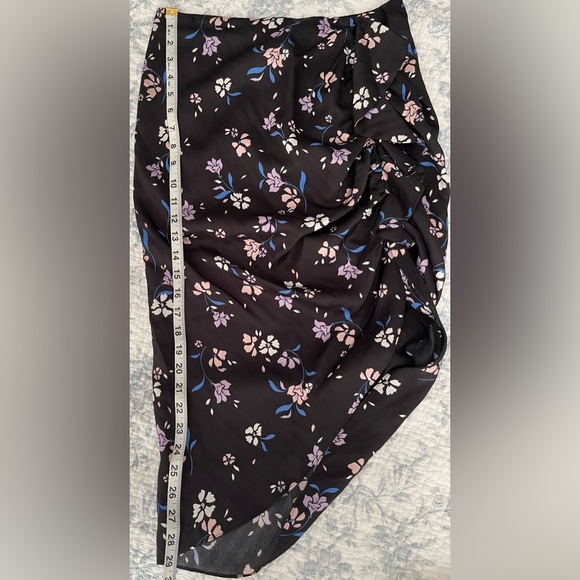 Veronica Beard Hazel Floral Skirt, Size 2 - Picture 9 of 10